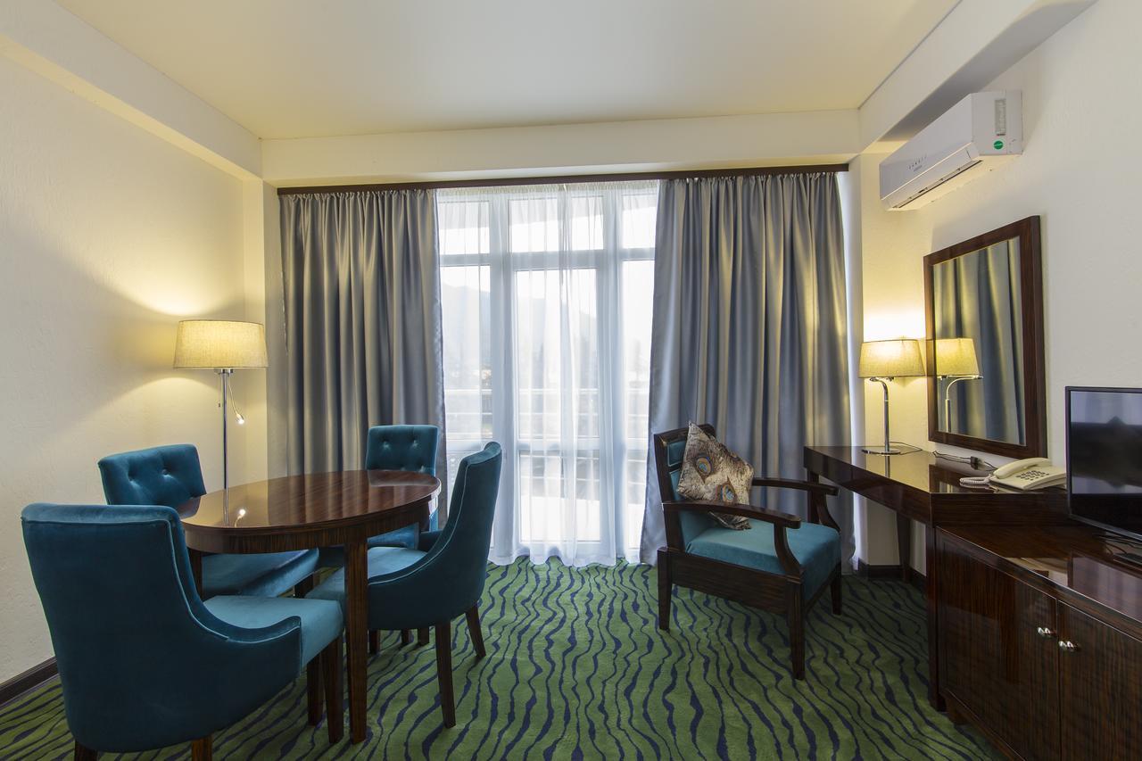 Sunrise Garden Hotel 3* Gagra Esterno foto