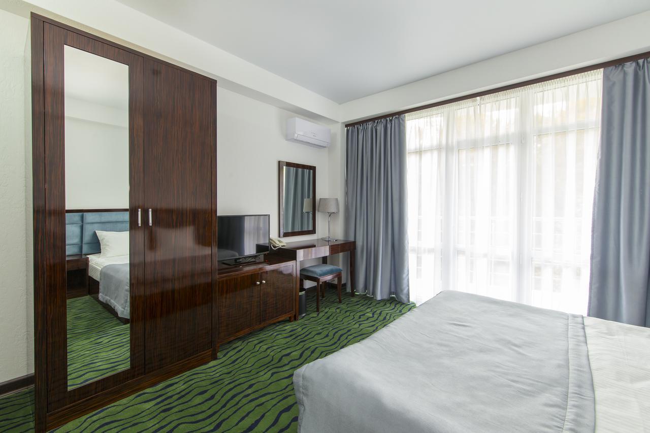 Sunrise Garden Hotel 3* Gagra Esterno foto
