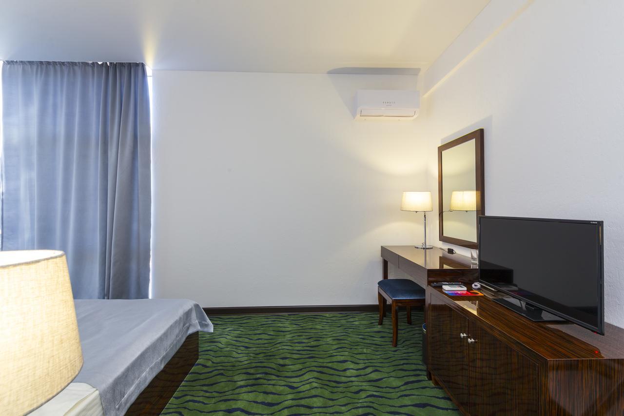 Sunrise Garden Hotel 3* Gagra Esterno foto