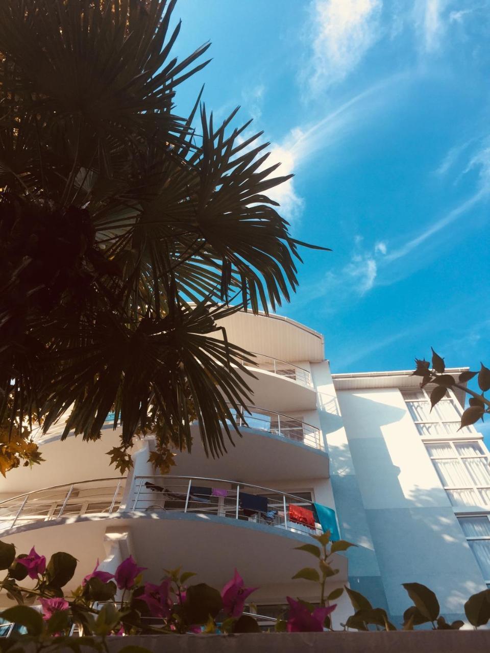 Sunrise Garden Hotel 3* Gagra Esterno foto