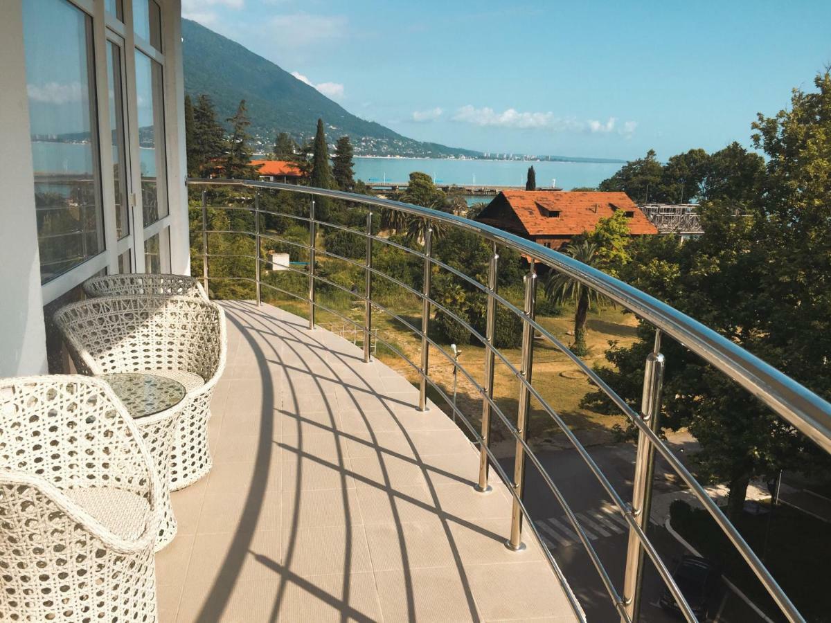 Sunrise Garden Hotel 3* Gagra Esterno foto